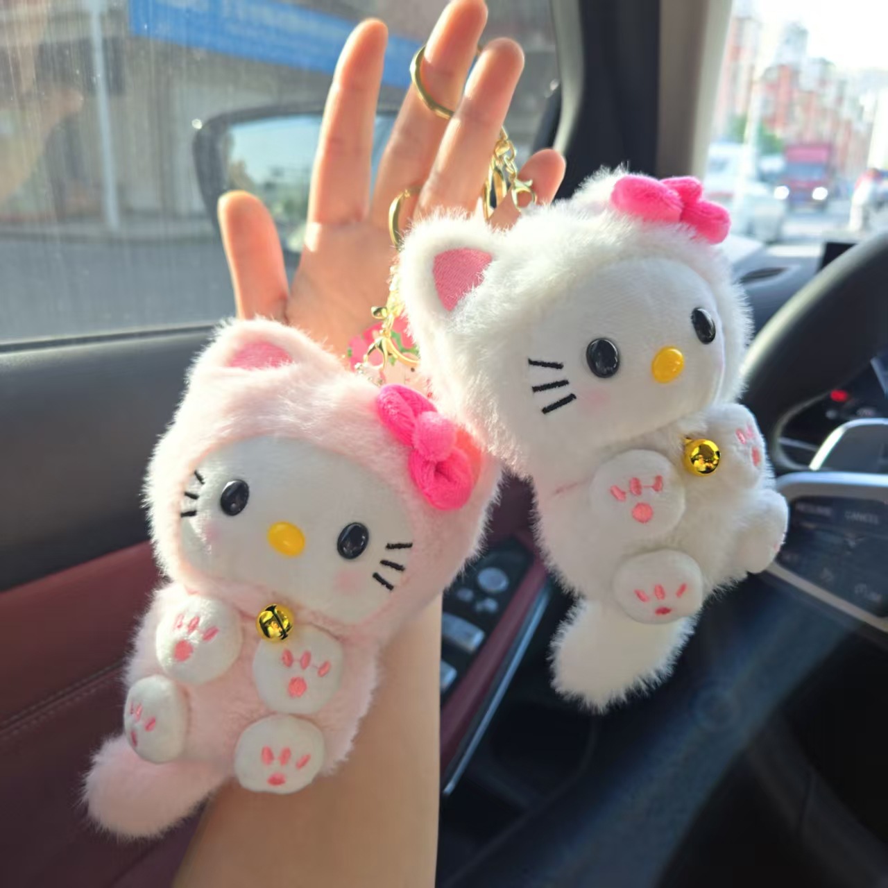 かわいいハローキティベル猫ペンダント、猫の装飾品、車のペンダ - Car Accessories Papar のレビューと価格